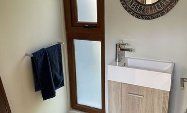 Casa Moderna En El Arrayán Con Maravillosa Vista Y Jardín.