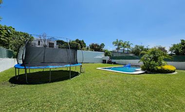 CASA EN VENTA CON GRAN JARDIN