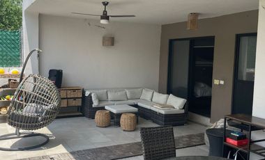 CASA EN VENTA CON GRAN JARDIN