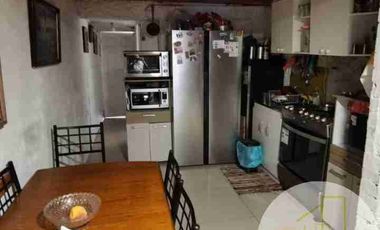 se vende Casa de 2 pisos en La Pintana