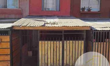 se vende Casa de 2 pisos en La Pintana