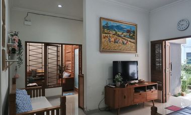 JUAL MURAH RUMAH PALAGAN UTARA HOTEL HYATT JOGJA, DALAM PERUMAHAN DAN KOLAM RENANG