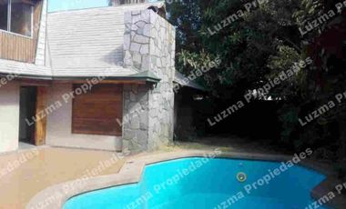 Vendo amplia casa comercial en Las Condes.