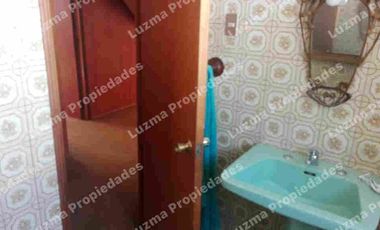 Vendo amplia casa comercial en Las Condes.