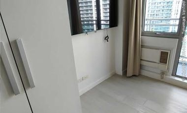 AZURE09XXP: For Rent Fully Furnished 1BR with Balcony in Azure Urban Resort