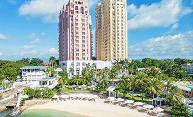 Three Bedrooms Beach Condo in Movinpick Resort & Towers