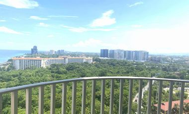 Three Bedrooms Beach Condo in Movinpick Resort & Towers