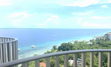 Three Bedrooms Beach Condo in Movinpick Resort & Towers