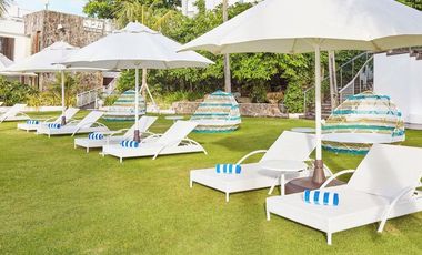 Three Bedrooms Beach Condo in Movinpick Resort & Towers