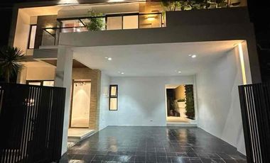 STUNNING BRAND-NEW MODERN CONTEMPORARY HOME