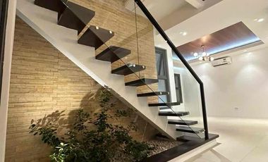 STUNNING BRAND-NEW MODERN CONTEMPORARY HOME
