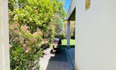 VENTA CASA MEDITERRANEA CHAMISERO 2 PISOS 3D + 3B + SERVICIOS + TERRAZA + LOGIA, COLEGIOS DUNALASTAIR - LINCON - ALIANZA FRANCESA