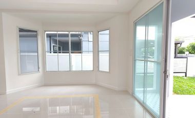 บ้านเดี่ยวลำลูกกา ถนนไสวประชาราษฎร์  ลำลูกกาคลองสี่ ปทุมธานี เขตติดต่อทำเลดี ระบบรักษาความปลอดภัย24 ชม ม.พฤกษ์ลดา2 ซอย 7/2
