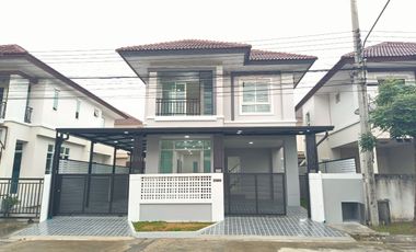 บ้านแฝดลำลูกกา ถนนไสวประชาราษฎร์ ลำลูกกาคลองสี่ ปทุมธานี เขตติดต่อ กรุงเทพ ถนนกว้างมาก ม.เอสวิวล์ เนื้อที่ 38.5 ตรว นัดชมบ้านโทรเลย 081440----