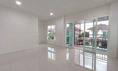 บ้านแฝดลำลูกกา ถนนไสวประชาราษฎร์ ลำลูกกาคลองสี่ ปทุมธานี เขตติดต่อ กรุงเทพ ถนนกว้างมาก ม.เอสวิวล์ เนื้อที่ 38.5 ตรว นัดชมบ้านโทรเลย 081440----