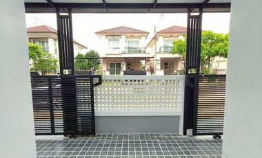บ้านแฝดลำลูกกา ถนนไสวประชาราษฎร์ ลำลูกกาคลองสี่ ปทุมธานี เขตติดต่อ กรุงเทพ ถนนกว้างมาก ม.เอสวิวล์ เนื้อที่ 38.5 ตรว นัดชมบ้านโทรเลย 081440----