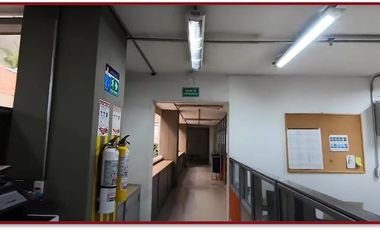 Excelente edificio multiuso en vía principal de Montevideo de 3.100 M2