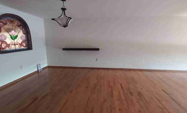 Hermosa casa en RENTA