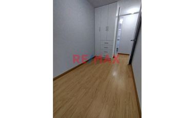 Alquiler De Departamento En Quinto Piso Con Ascensor//ID: 1150428