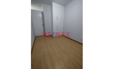Alquiler De Departamento En Quinto Piso Con Ascensor//ID: 1150428