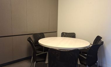 Acogedora oficina en centro de Santiago.