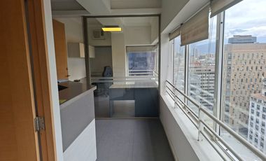 Acogedora oficina en centro de Santiago.