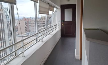 Acogedora oficina en centro de Santiago.