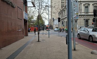 Acogedora oficina en centro de Santiago.