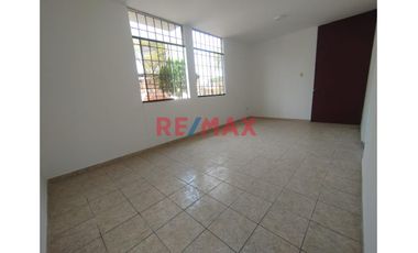 Venta De Departamento En Primer Piso Urb.Tallanes//ID:1139894