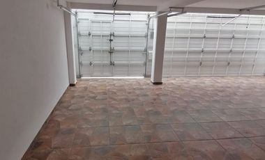 SE RENTA DEPARTAMENTO EN PLANTA BAJA EDIFICIO CON TERRAZA, COLONIA LAS BRISAS PUEBLA