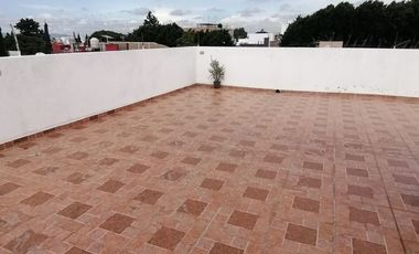 SE RENTA DEPARTAMENTO EN PLANTA BAJA EDIFICIO CON TERRAZA, COLONIA LAS BRISAS PUEBLA