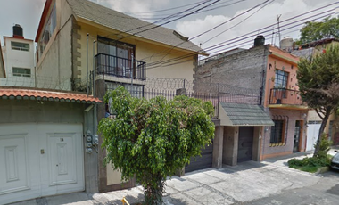 CASA EN VENTA EN COLONIA CLAVERIA CERCA DE METRO REFINERIA