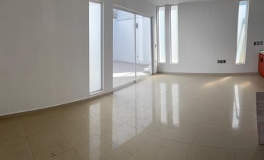 Altavista Zapopan Casa en Venta en Coto con Alberca