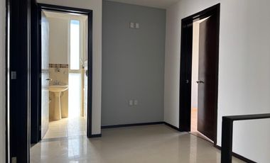Altavista Zapopan Casa en Venta en Coto con Alberca