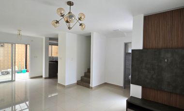 ¡Vendo Casa Villa España 2 - Con Garita 24/7 - Av. Narcisa de Jesús - 2 plantas!
