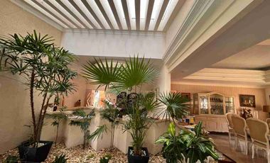 Costa de Oro Venta Residencia de un Nivel con Jardín muy amplio.