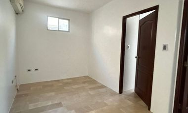 Casa en Alquiler en La Urbanización BeloHorizonte, 3 Habitaciones, 3 Baños, Patio, Parqueo, Vía a la Costa.