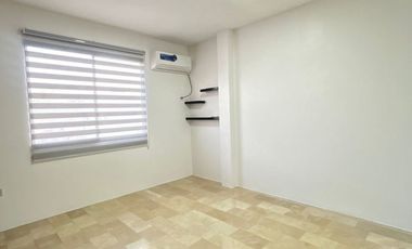 Casa en Alquiler en La Urbanización BeloHorizonte, 3 Habitaciones, 3 Baños, Patio, Parqueo, Vía a la Costa.