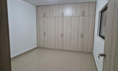 ALQUILO CASA EN LA FLORA