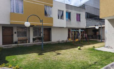 Vendo casa en Marianitas, Calderón
