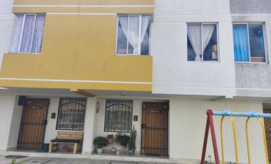 Vendo casa en Marianitas, Calderón