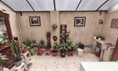 Vendo casa en Marianitas, Calderón