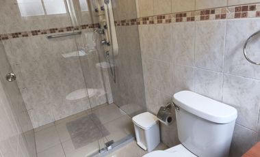 Vendo casa en Marianitas, Calderón