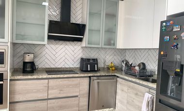 Venta Departamento Cumbaya 2 dormitorios sector Colegio  Menor