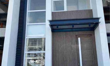 Mahogany Place Brandnew Townhouse For sale or For rent