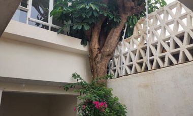 Se renta Habitación (Cuarto - Recamara) en  Casa del Centro Histórico; todos Los Servicios Incluidos