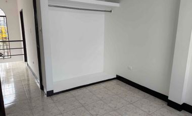 Garzota alquiló Casa con Piscina