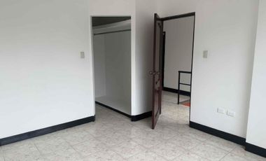 Garzota alquiló Casa con Piscina