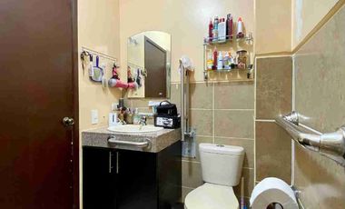 Venta hermosa casa de 1 planta en Ciudad Celeste equipada con agarraderas para adulto mayor.