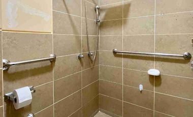 Venta hermosa casa de 1 planta en Ciudad Celeste equipada con agarraderas para adulto mayor.